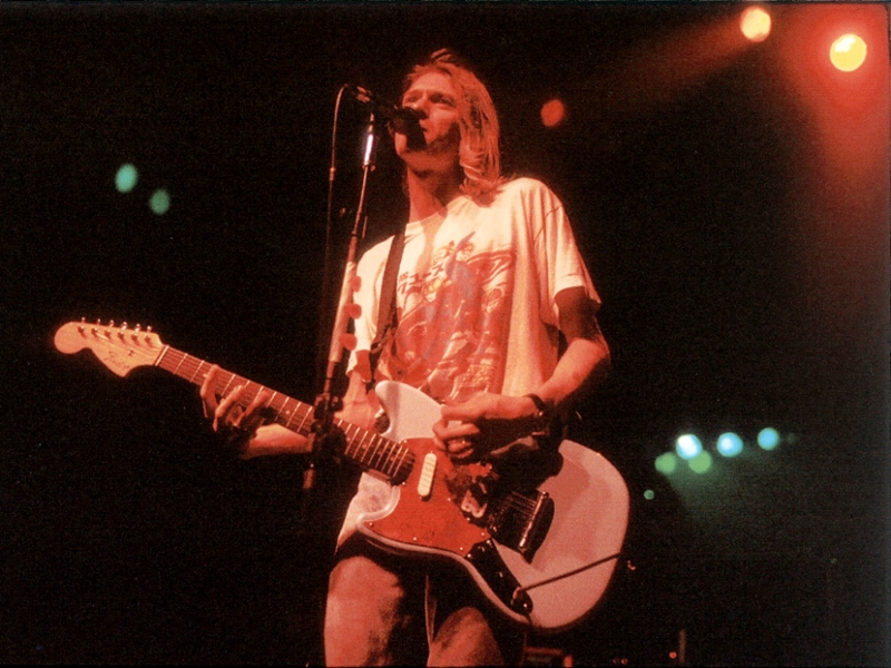 Subastaron la guitarra de la última gira de Kurt Cobain en 1,5 millones de  dólares – CHACODIAPORDIA.COM
