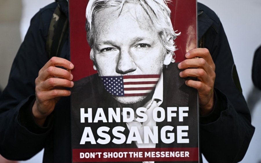 Assange (1)