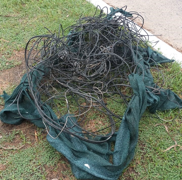 Estaba de franco cuando detuvo a dos personas con cables robados Estaba de franco cuando detuvo a dos personas con cables robados