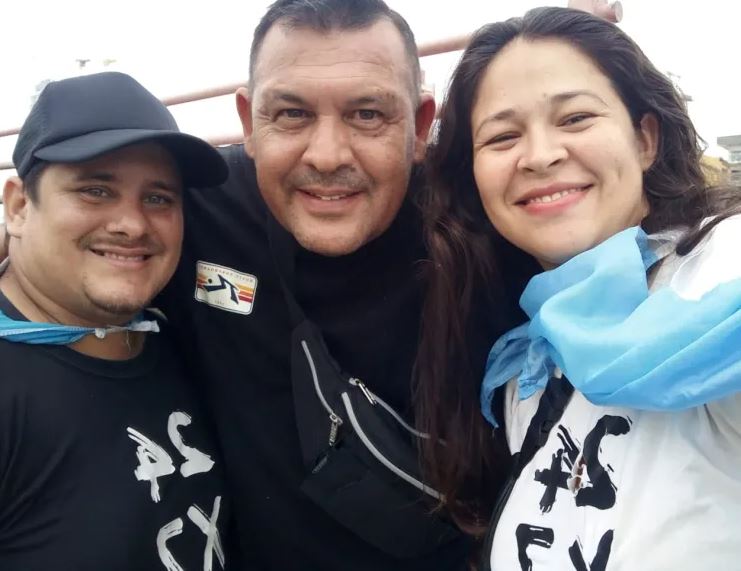 Rescataron a un hombre con intenciones de arrojarse del puente Chaco-Corrientes Rescataron a un hombre con intenciones de arrojarse del puente Chaco-Corrientes