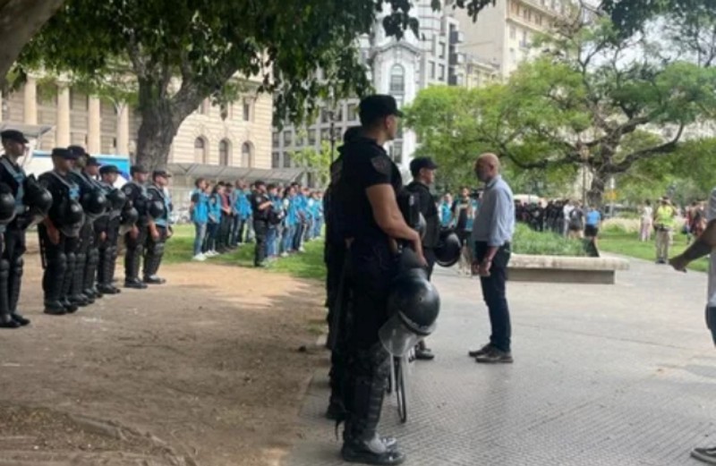 Nación y CABA ‘ultiman detalles’ del operativo de seguridad para la marcha federal universitaria Nación y CABA ‘ultiman detalles’ del operativo de seguridad para la marcha federal universitaria