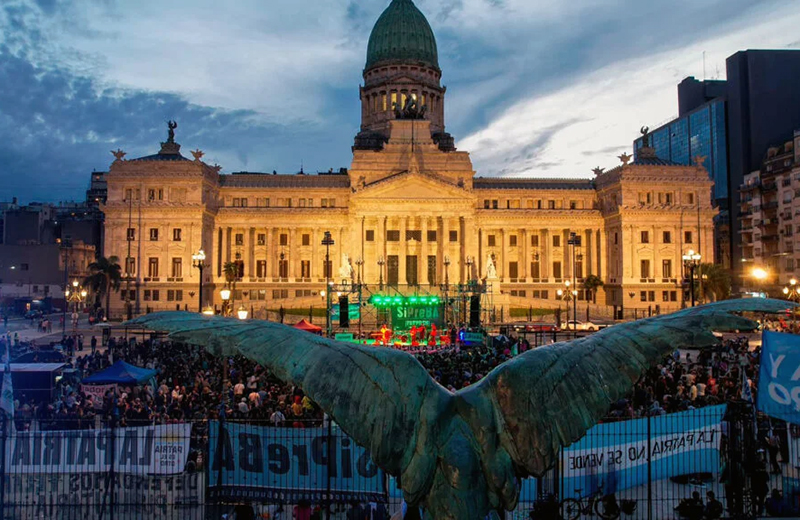 La música vistió de fiesta el festival de medios públicos en el Congreso en defensa de la Agencia Télam La música vistió de fiesta el festival de medios públicos en el Congreso en defensa de la Agencia Télam