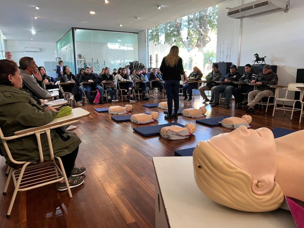 Equipos de Bienal de Escultura se capacitan sobre RCP