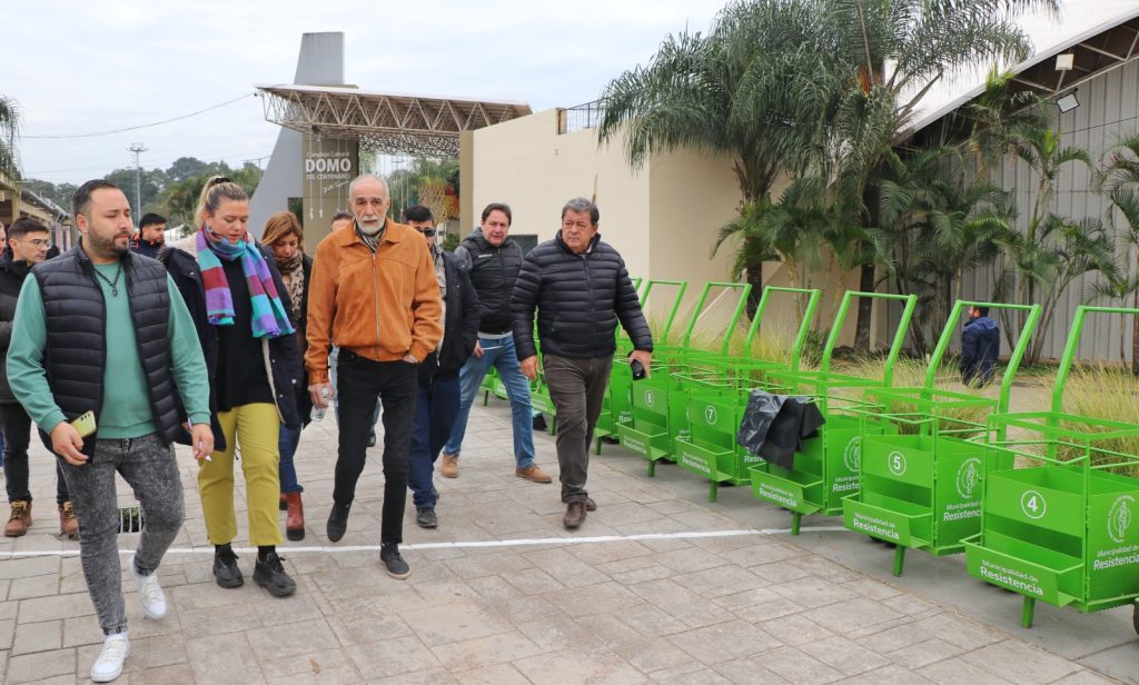 Con diseño de municipales, carritos para la recolección de residuos se estrenarán en la Bienal