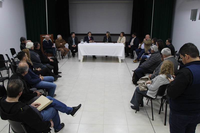 Realizaron un conversatorio sobre los derechos de adultos mayores con representantes locales y nacionales Realizaron un conversatorio sobre los derechos de adultos mayores con representantes locales y nacionales