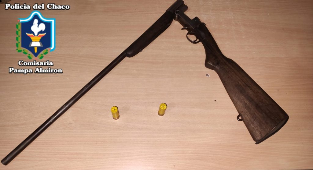 Lo detuvieron con un arma de fuego afuera de la casa de su ex pareja