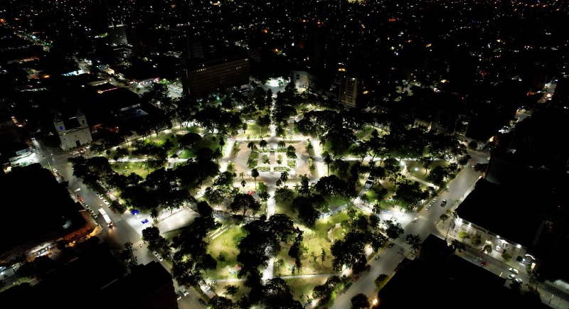Avanzan con la recuperación del alumbrado en el microcentro de Resistencia Avanzan con la recuperación del alumbrado en el microcentro de Resistencia
