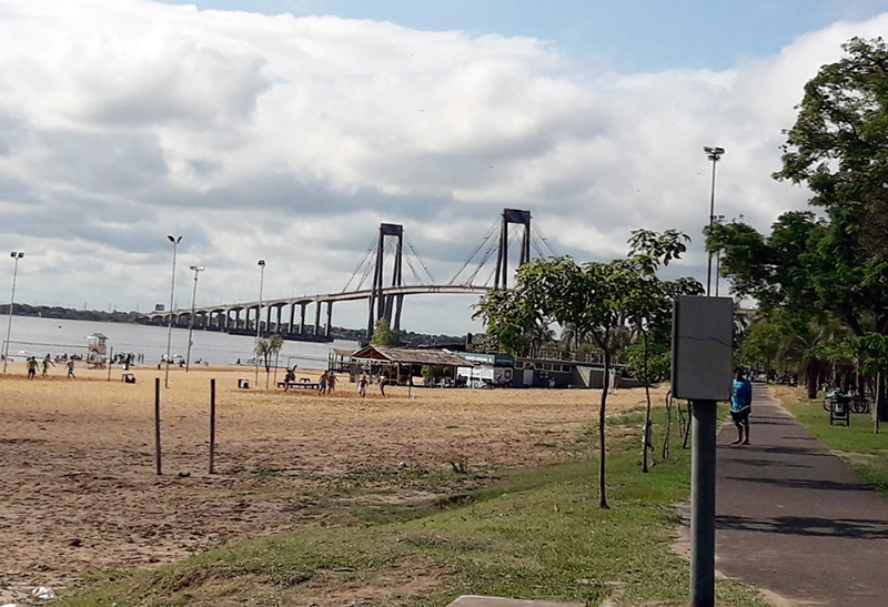 Vecinos de Corrientes vuelven a advertir por supuesta entrega de Playa Arazaty para construir un shopping Vecinos de Corrientes vuelven a advertir por supuesta entrega de Playa Arazaty para construir un shopping