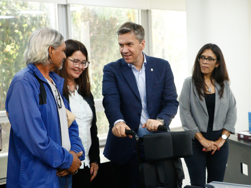 El gobierno del Chaco entregó equipamientos y herramientas a instituciones educativas El gobierno del Chaco entregó equipamientos y herramientas a instituciones educativas