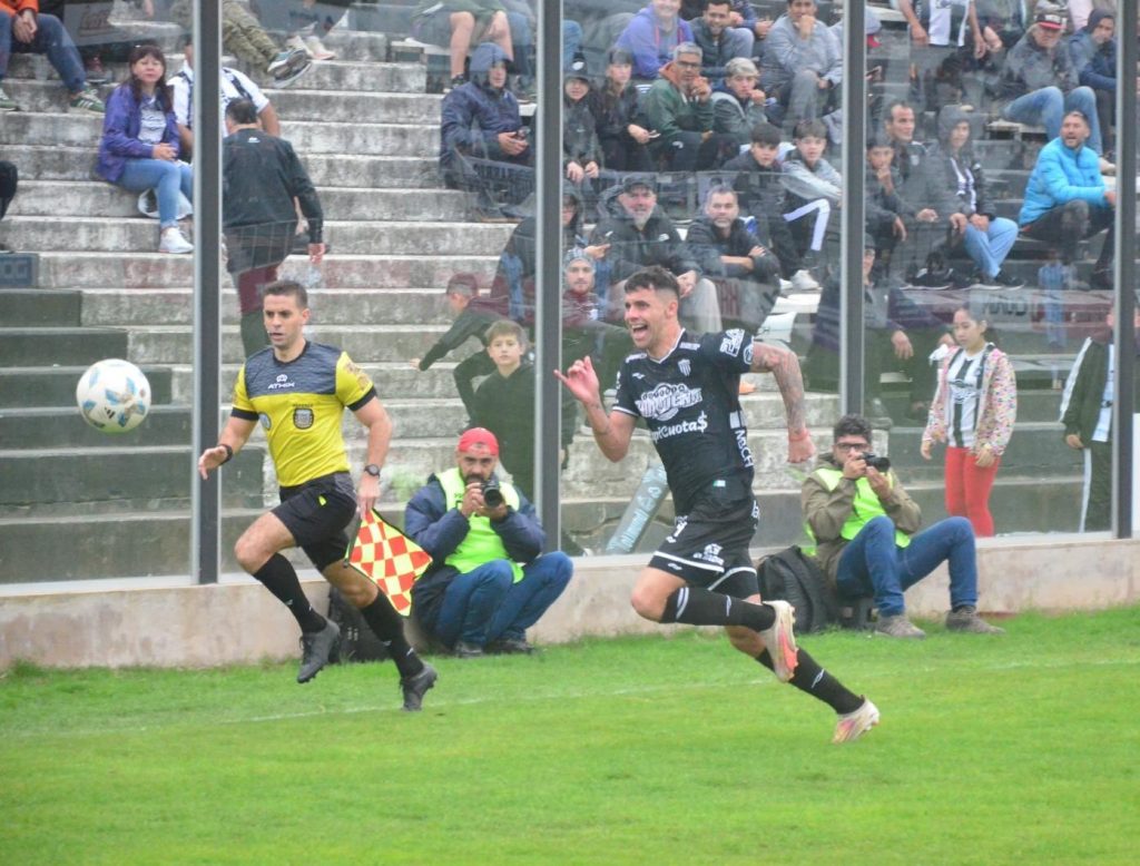 Primera Nacional: For Ever se enfrenta este domingo a San Telmo