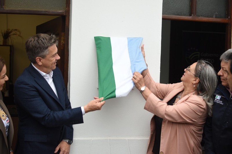 Zdero inauguró el nuevo sistema de seguridad del Puerto de Barranqueras Zdero inauguró el nuevo sistema de seguridad del Puerto de Barranqueras