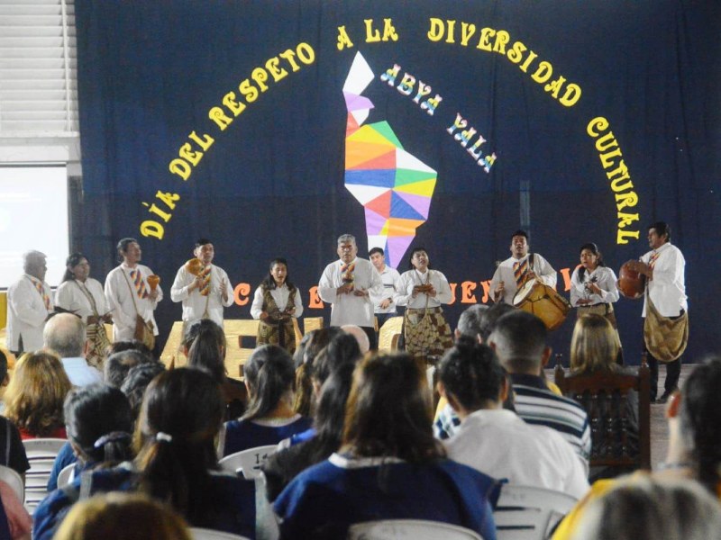 Comunidades educativas conmemoran el “Último día de libertad de los pueblos originarios” y la “Diversidad cultural” Comunidades educativas conmemoran el “Último día de libertad de los pueblos originarios” y la “Diversidad cultural”