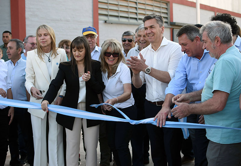 El gobernador Leandro Zdero inauguró más cuadras de pavimento en Charata El gobernador Leandro Zdero inauguró más cuadras de pavimento en Charata