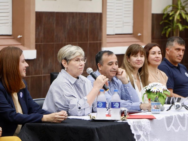 Educación y Salud lanzaron “Patio saludable, en mi escuela y en mi casa” para erradicar el dengue Educación y Salud lanzaron “Patio saludable, en mi escuela y en mi casa” para erradicar el dengue