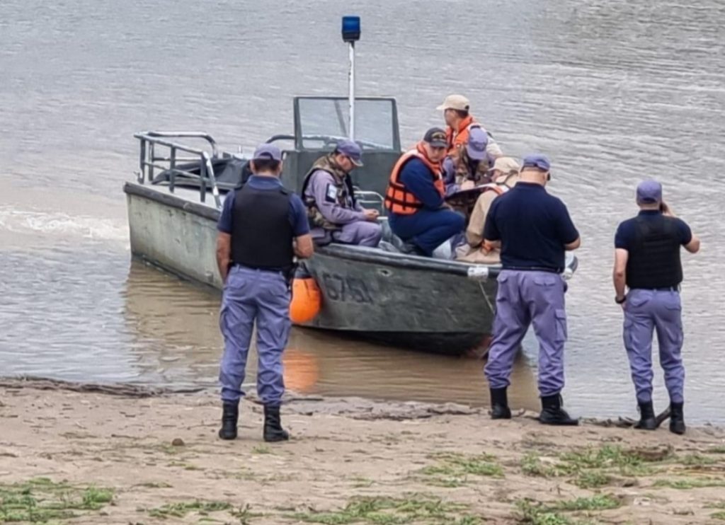 Encontraron un cuerpo en avanzado estado de descomposición en la costa del río Paraná, en la zona de Barranqueras