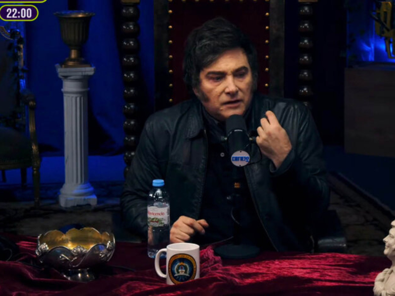 Milei fue al programa del “Gordo Dan”, atacó al periodismo y dijo que Cristina Kirchner “debería estar presa” Milei fue al programa del “Gordo Dan”, atacó al periodismo y dijo que Cristina Kirchner “debería estar presa”