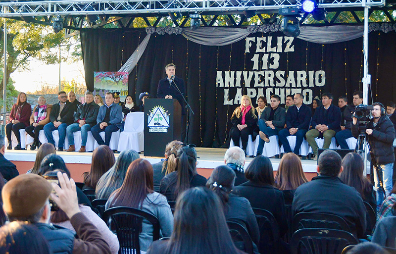 Zdero acompañó el 113° aniversario de Lapachito y entregó un patrullero a la Policía Rural Zdero acompañó el 113° aniversario de Lapachito y entregó un patrullero a la Policía Rural