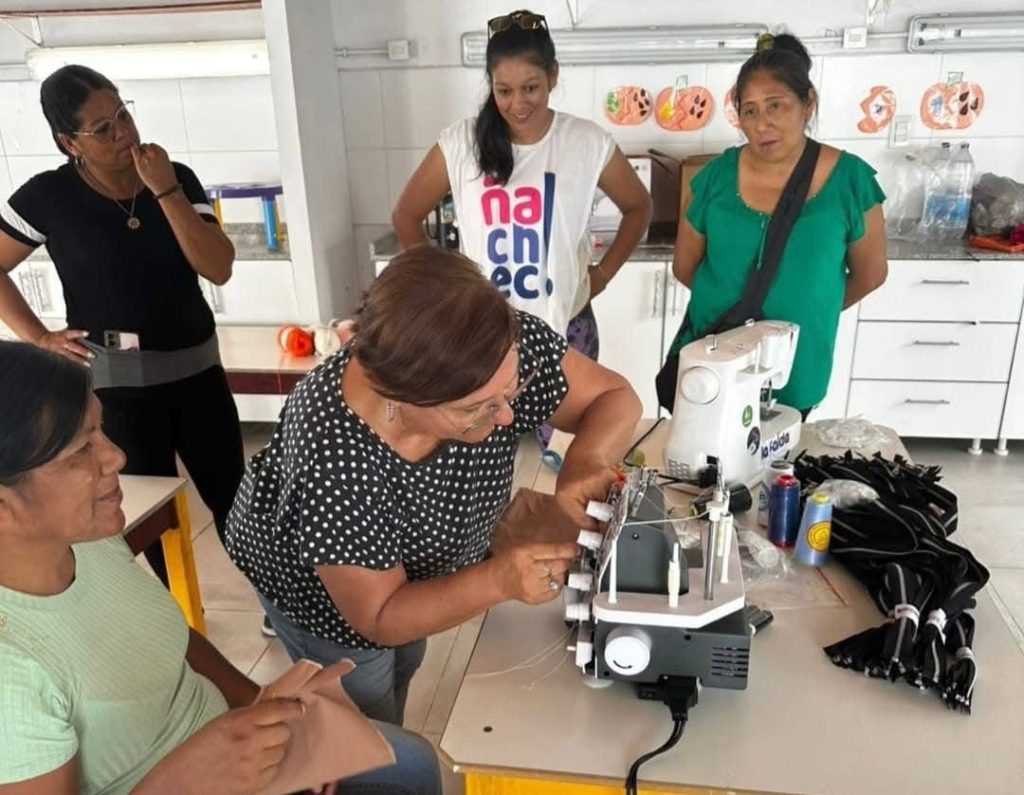 Capacitación laboral para mujeres: taller de costura y tejidos en Villa Río Bermejito