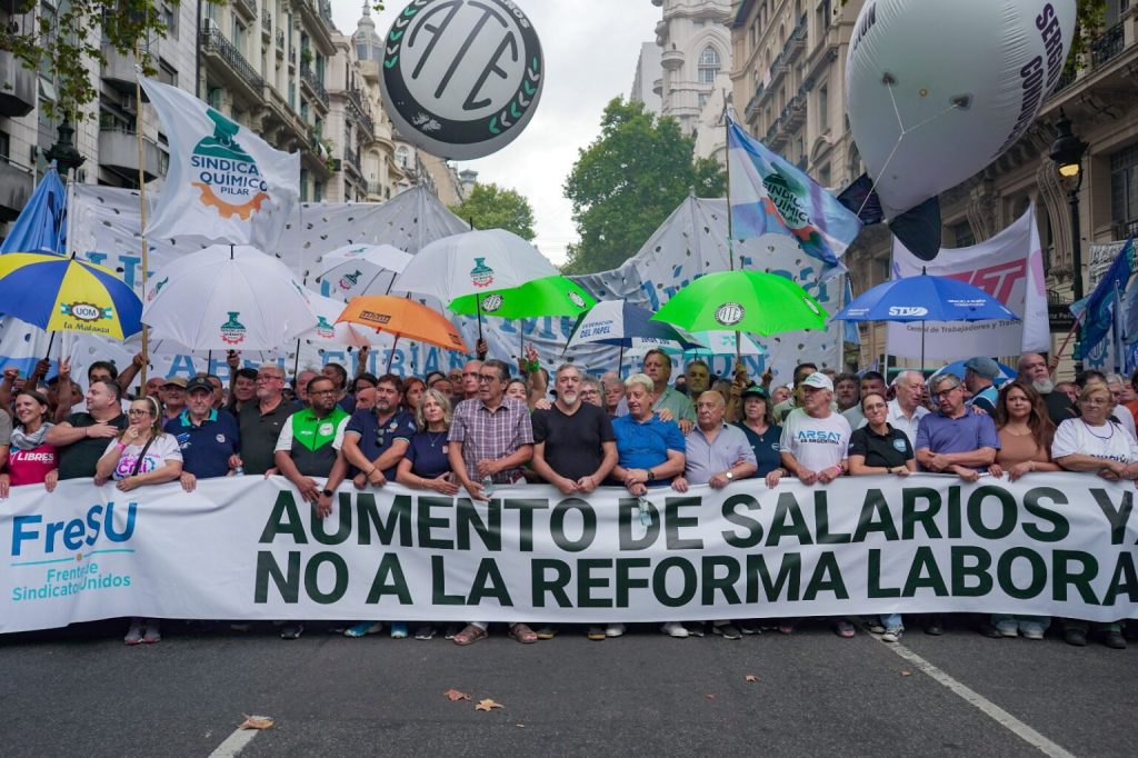 Gremios combativos se cortan de la CGT y lanzan otra movilización al Congreso contra la Reforma Laboral