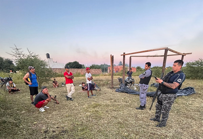 La Policía evitó un intento de usurpación de terrenos en Sáenz Peña La Policía evitó un intento de usurpación de terrenos en Sáenz Peña