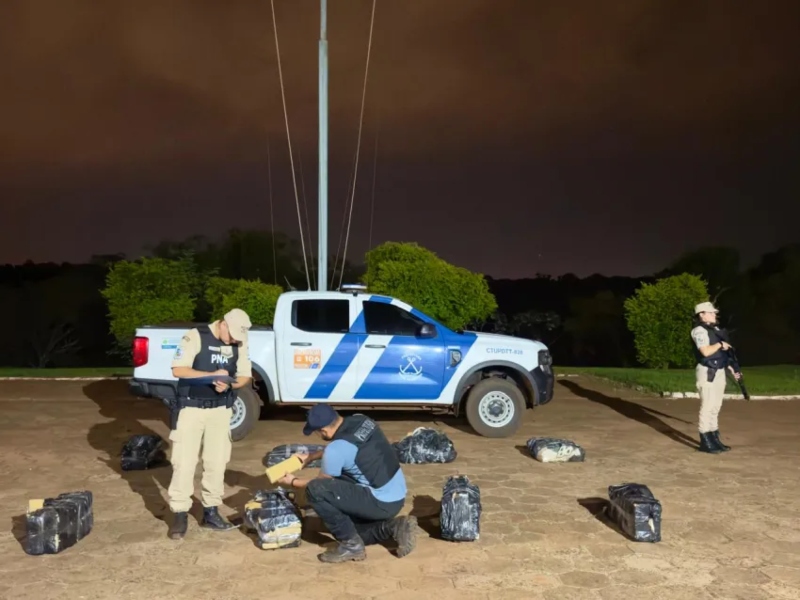 Prefectura incautó un cargamento de droga valuado en más de 0 millones Prefectura incautó un cargamento de droga valuado en más de 0 millones