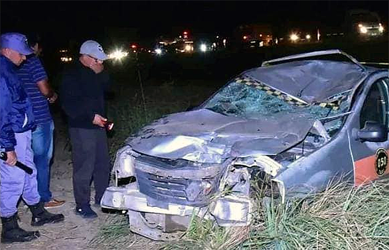 Dos personas fallecieron en trágico accidente entre un auto y una moto en Ruta 11 Dos personas fallecieron en trágico accidente entre un auto y una moto en Ruta 11