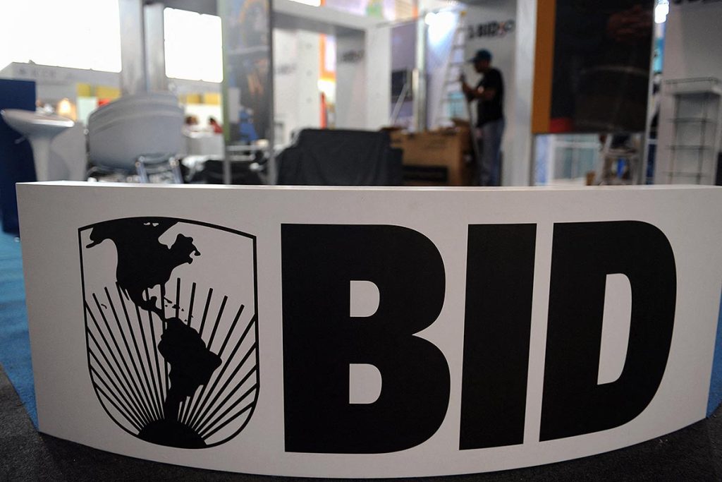 El BID aprueba financiamiento por USD 647,5 millones para la Argentina