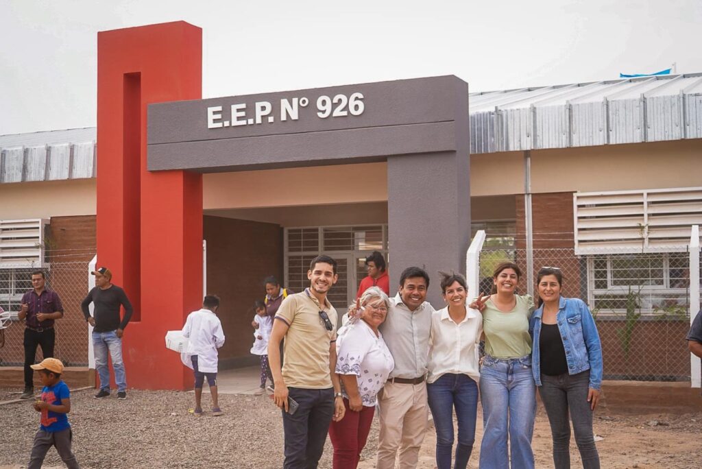 El gobierno inauguró un edificio escolar en el paraje el Vizcacheral