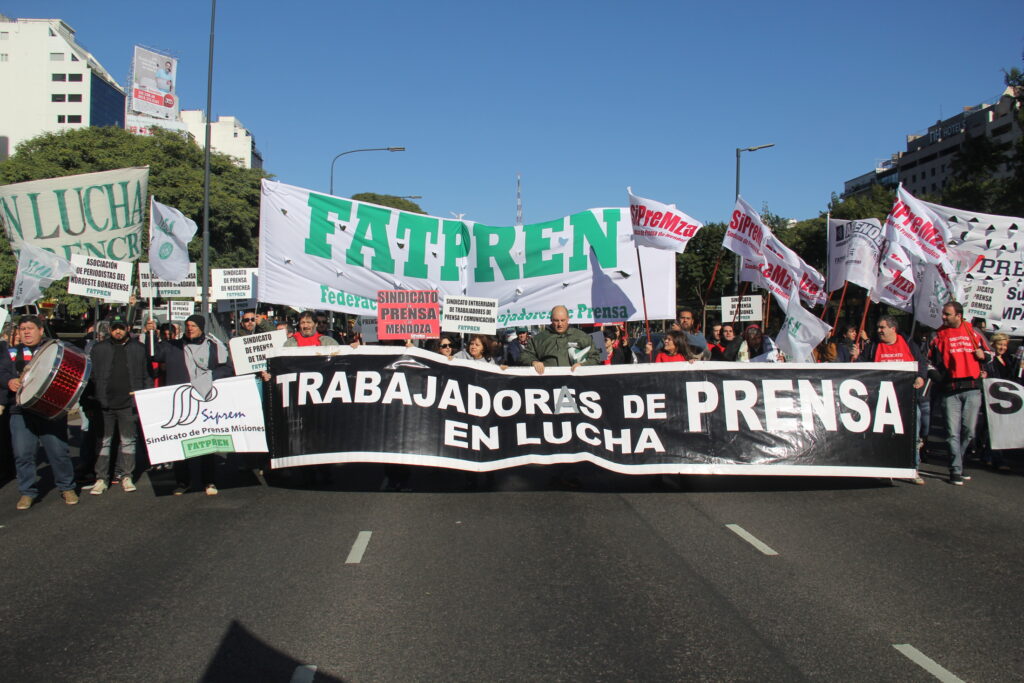 Fatpren declaró estado de alerta y movilización por “posible avance contra los medios públicos”