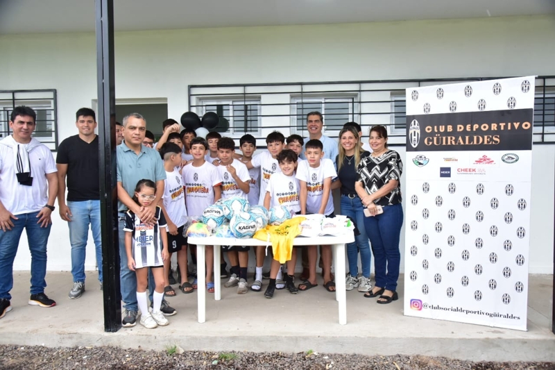Más infraestructura deportiva: Capitanich inauguró obras en el Club Social y Deportivo Güiraldes Más infraestructura deportiva: Capitanich inauguró obras en el Club Social y Deportivo Güiraldes