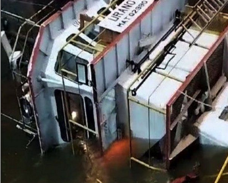 Santa Fe: se hundió un barco remolcador en Puerto San Martín y una barcaza chocó a Prefectura Santa Fe: se hundió un barco remolcador en Puerto San Martín y una barcaza chocó a Prefectura