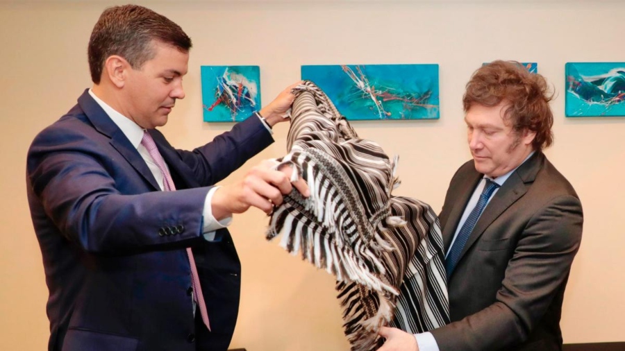 Milei recibió al presidente paraguayo Santiago Peña Milei recibió al presidente paraguayo Santiago Peña