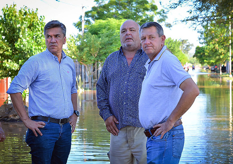 En Charata, el gobernador Zdero acompañó a las familias afectadas por las inundaciones En Charata, el gobernador Zdero acompañó a las familias afectadas por las inundaciones