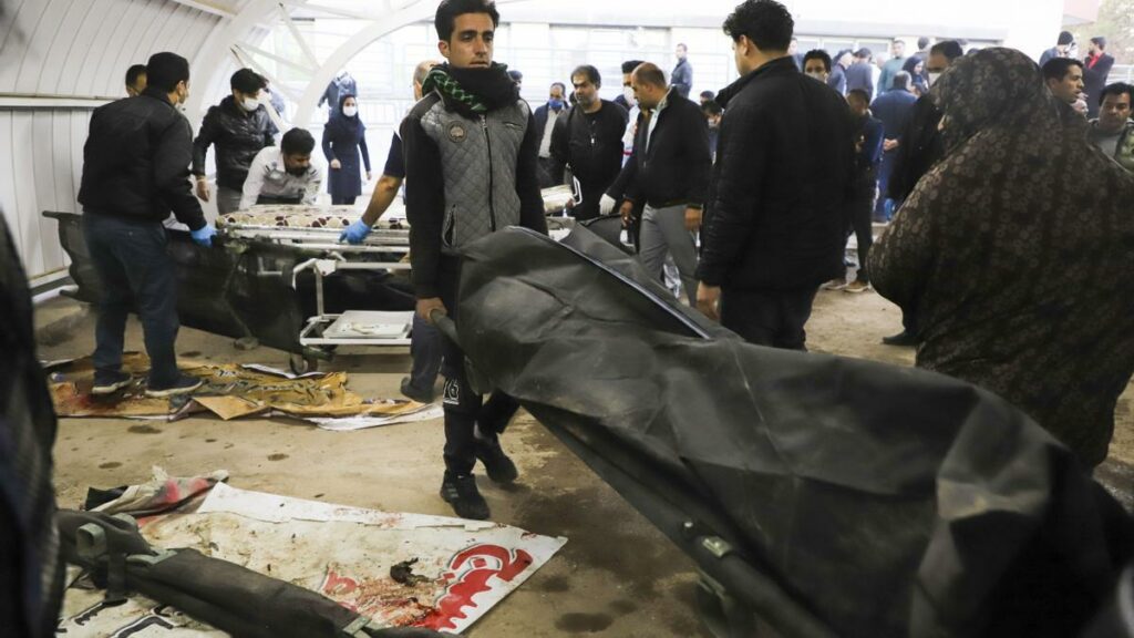 Irán promete “venganza” por el atentado que dejó cerca de 90 muertos