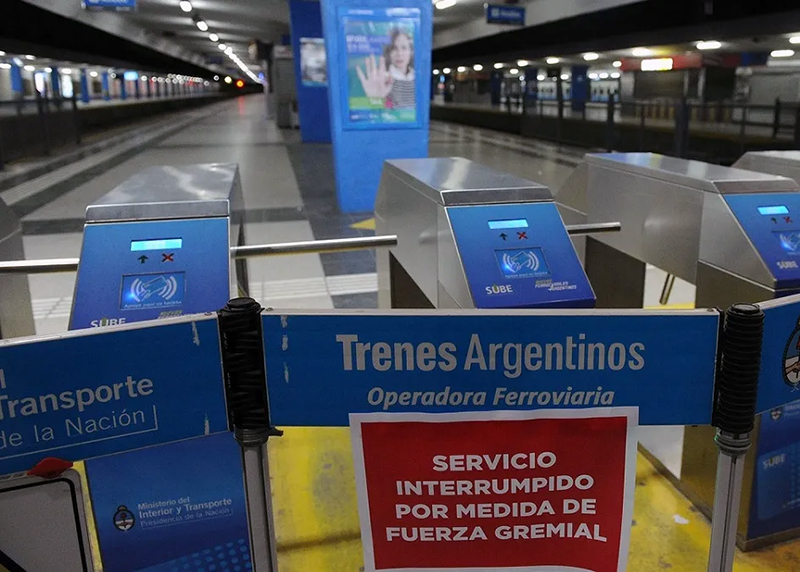 Comenzó el paro de trenes y desde La Fraternidad reclaman a la CGT uno general Comenzó el paro de trenes y desde La Fraternidad reclaman a la CGT uno general