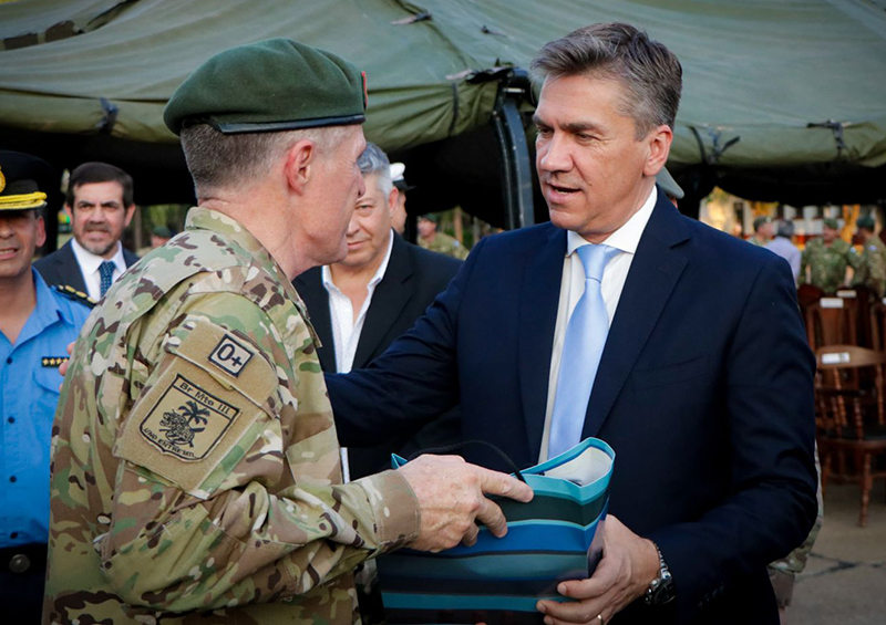 El gobernador Zdero acompañó la asunción del nuevo Comandante de la Tercera Brigada de Monte, Cristian Celli El gobernador Zdero acompañó la asunción del nuevo Comandante de la Tercera Brigada de Monte, Cristian Celli