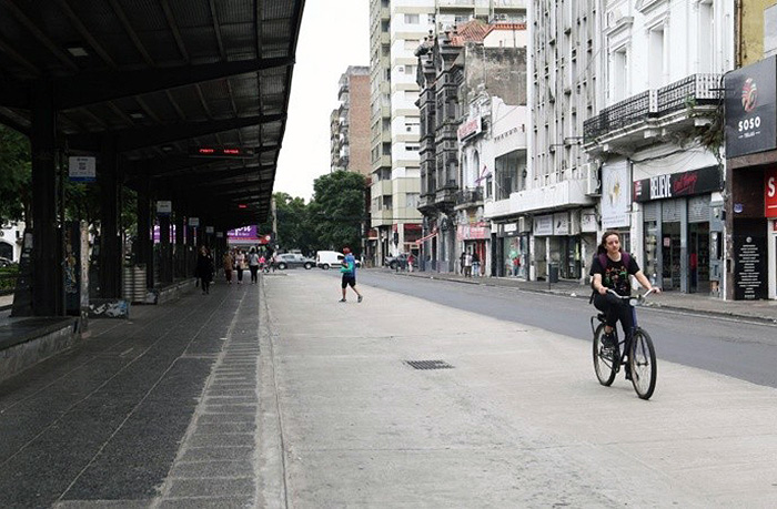 Rosario, paralizada por la violencia narco: sin clases, colectivos, taxis y recolección de residuos Rosario, paralizada por la violencia narco: sin clases, colectivos, taxis y recolección de residuos