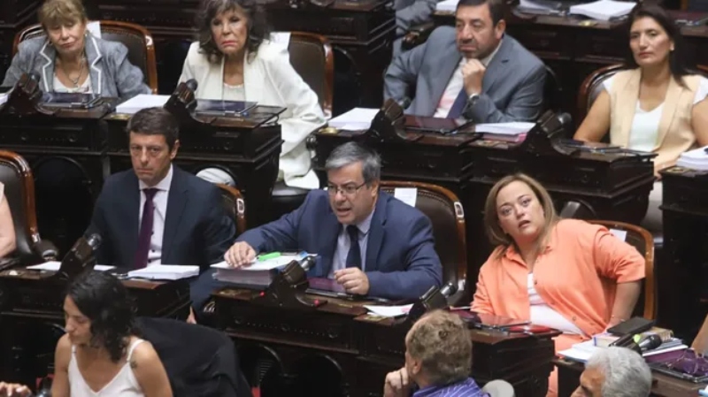 Jubilaciones: diputados de la oposición buscarán prohibir el pago en dos cuotas que anunció el Gobierno Jubilaciones: diputados de la oposición buscarán prohibir el pago en dos cuotas que anunció el Gobierno