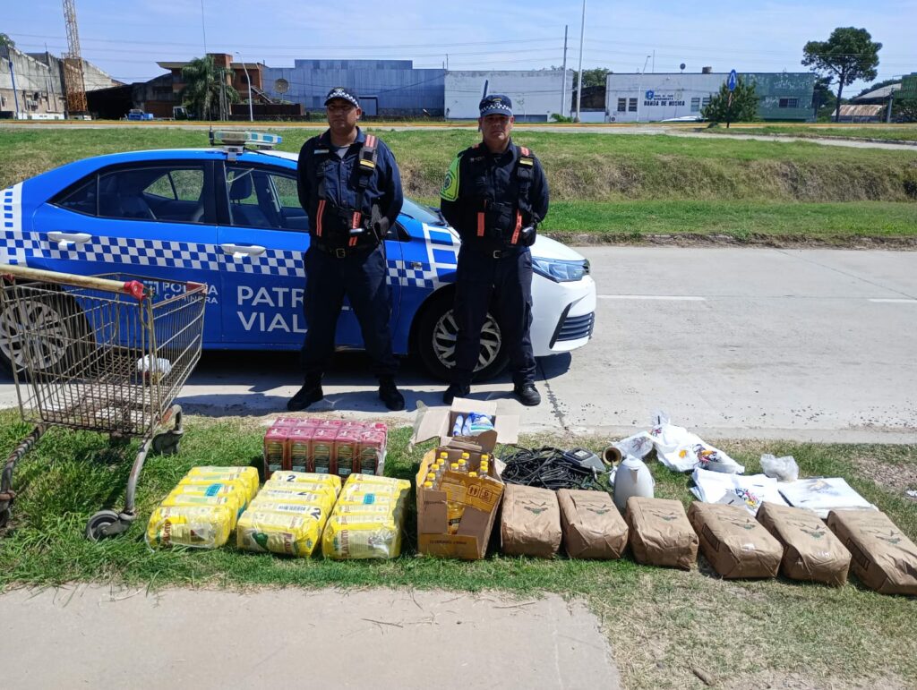 Detienen a dos hombres con mercadería robada, uno de ellos tenía pedido de captura