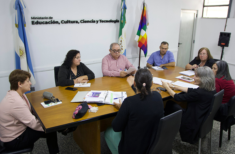 Educación convocará a mesas técnicas con sindicatos por titularización docente Educación convocará a mesas técnicas con sindicatos por titularización docente