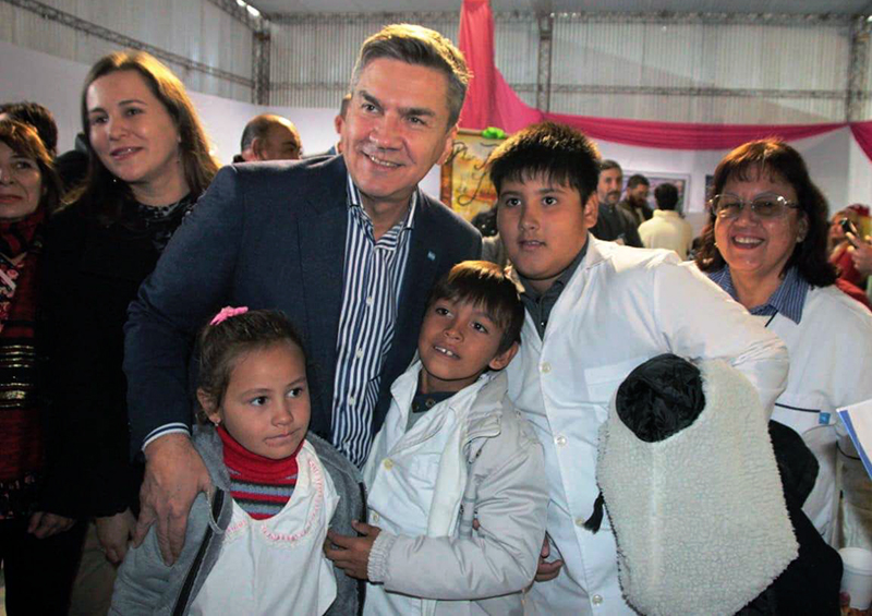 Desde Basail, el gobernador Zdero lanzó el programa “Somos Educación en Territorio” Desde Basail, el gobernador Zdero lanzó el programa “Somos Educación en Territorio”