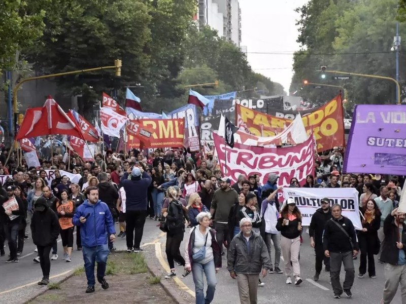 Cinco testigos, un modus operandi y una veintena de imputados, las claves del caso contra organizaciones sociales Cinco testigos, un modus operandi y una veintena de imputados, las claves del caso contra organizaciones sociales