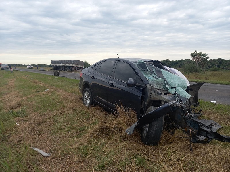 Un choque entre un camión y un auto terminó con un muerto en la Ruta 11 Un choque entre un camión y un auto terminó con un muerto en la Ruta 11