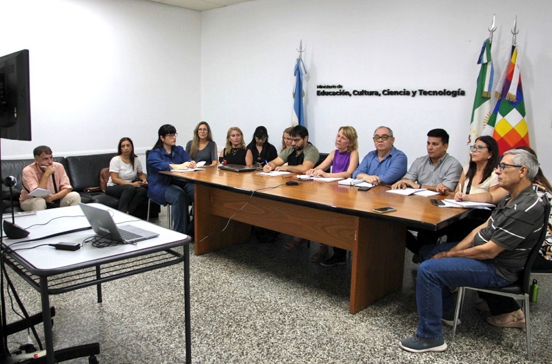 Educación avanza con la digitalización de títulos del Secundario y Terciario Educación avanza con la digitalización de títulos del Secundario y Terciario