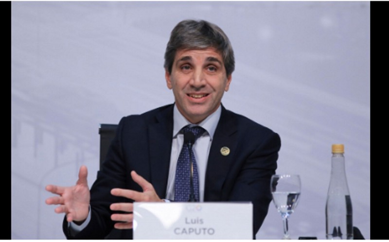Caputo volvió a lograr superávit en mayo, en medio de la pulseada con el Congreso Caputo volvió a lograr superávit en mayo, en medio de la pulseada con el Congreso