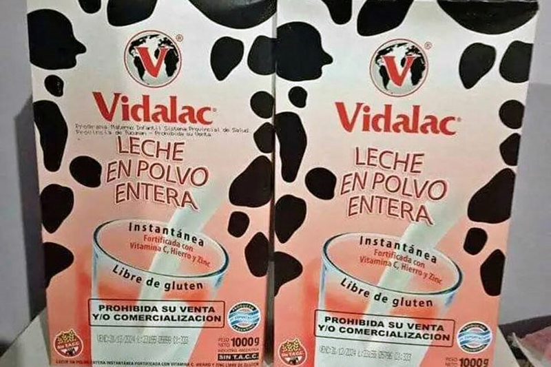 Escándalo: la Fundación Conin denunció que venden por Facebook en Mendoza la leche que el Gobierno le entregó Escándalo: la Fundación Conin denunció que venden por Facebook en Mendoza la leche que el Gobierno le entregó