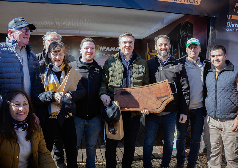 “Decidimos hacer una alianza con el campo y no declararlos enemigos”, dijo el gobernador desde Agronea 2024 “Decidimos hacer una alianza con el campo y no declararlos enemigos”, dijo el gobernador desde Agronea 2024