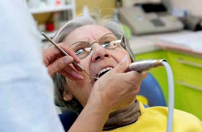 Buena noticia del PAMI: lanzan un nuevo programa odontológico que beneficia a miles de jubilados Buena noticia del PAMI: lanzan un nuevo programa odontológico que beneficia a miles de jubilados