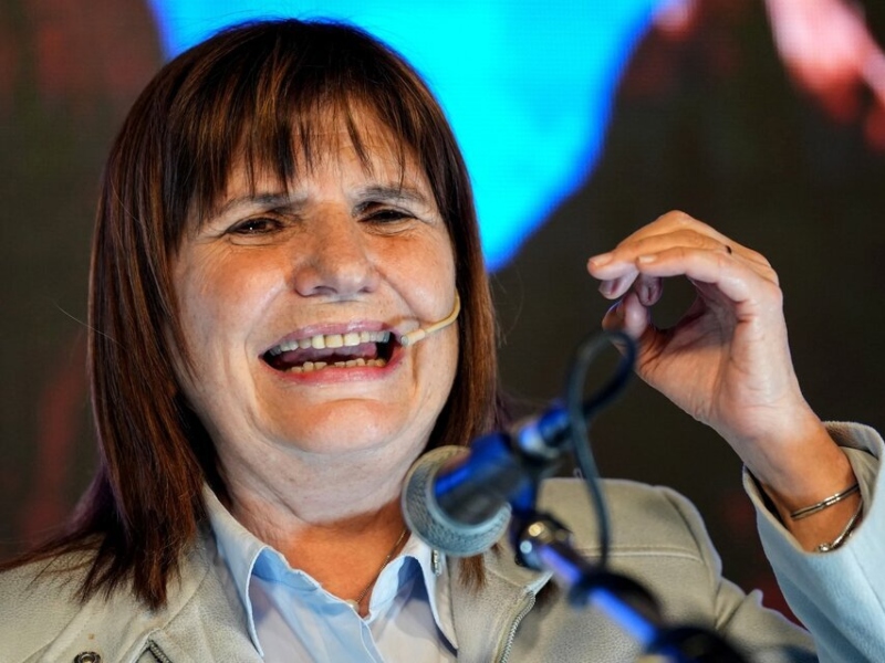 Bullrich sigue sin explicar la reunión de los diputados de LLA con los genocidas Bullrich sigue sin explicar la reunión de los diputados de LLA con los genocidas