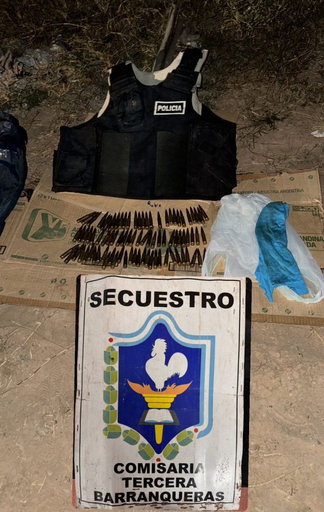 Abandonaron un chaleco antibalas y una bolsa con 84 cartuchos en Barranqueras